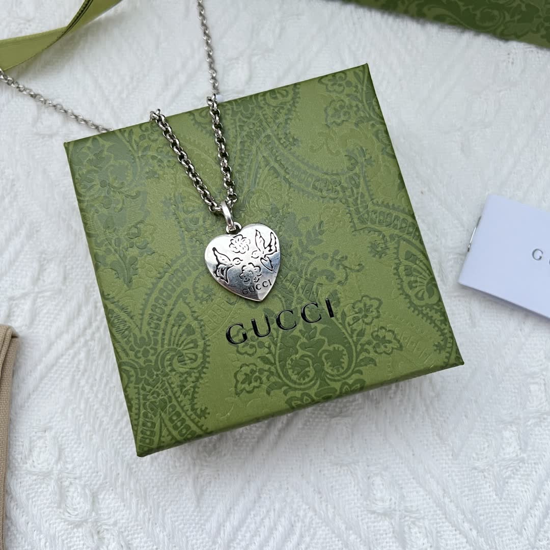 Gucci 'Blind for Love' Heart Pendant Necklace