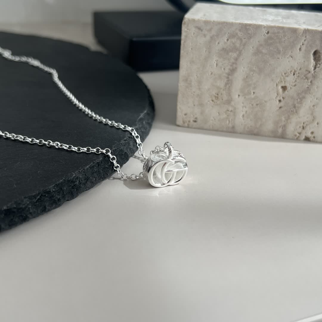 Gucci Silver Ring Pendant Necklace