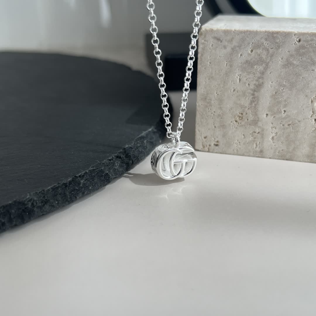 Gucci Silver Ring Pendant Necklace