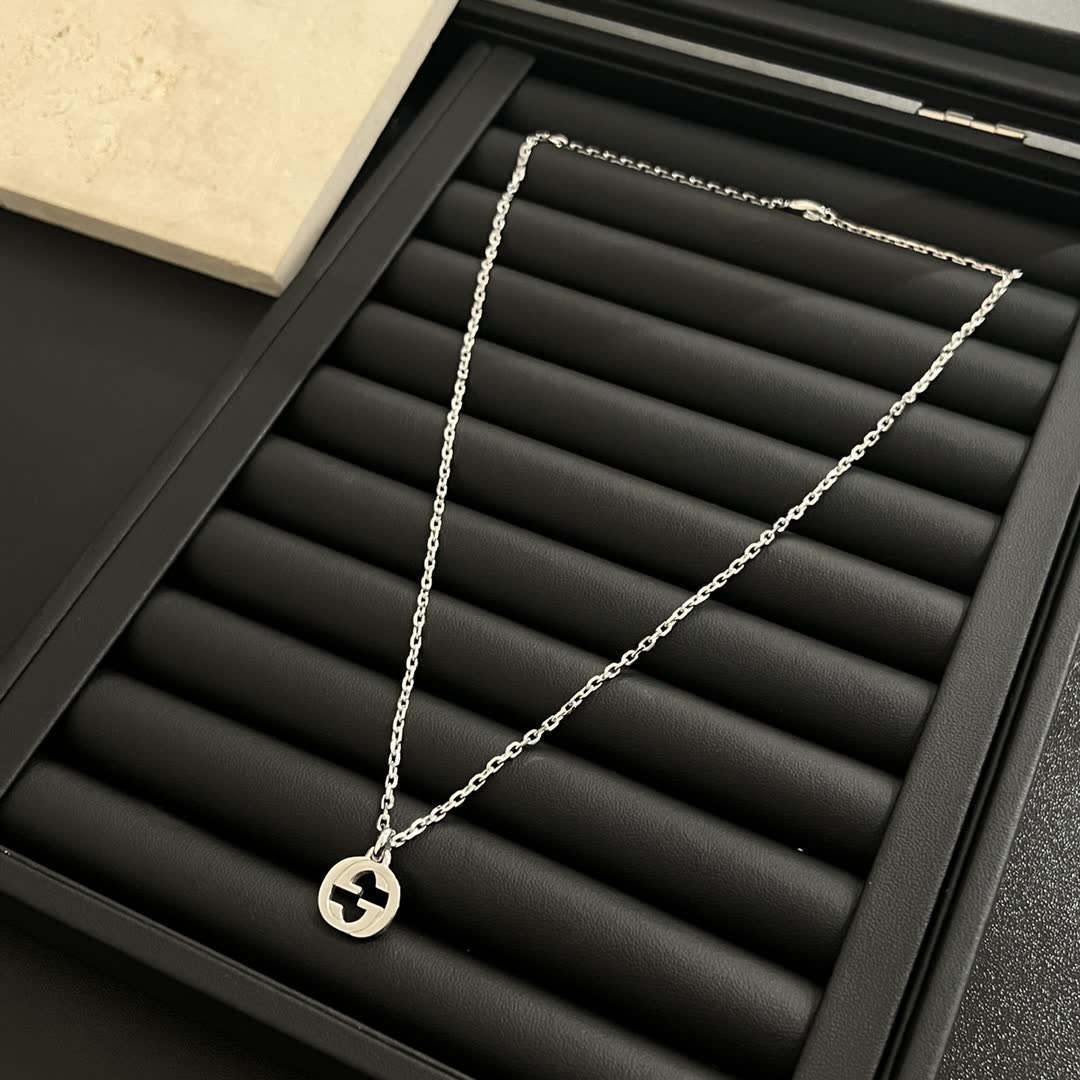 Gucci Silver 'G' Logo Pendant Necklace