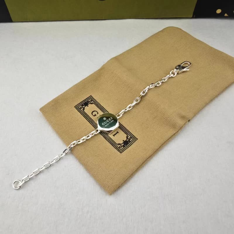 Gucci Silver Chain with Logo Pendant