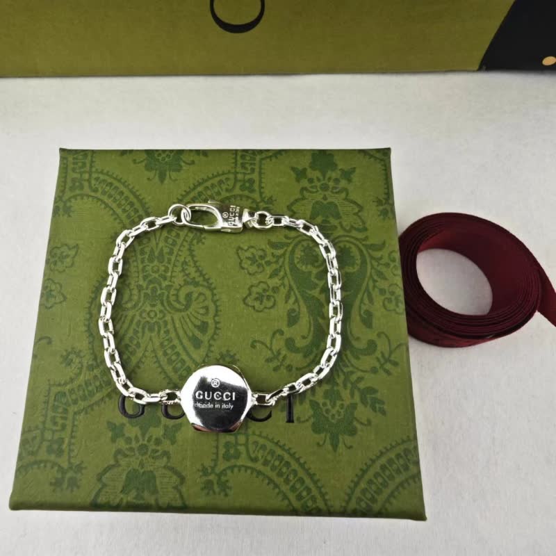 Gucci Silver Chain with Logo Pendant