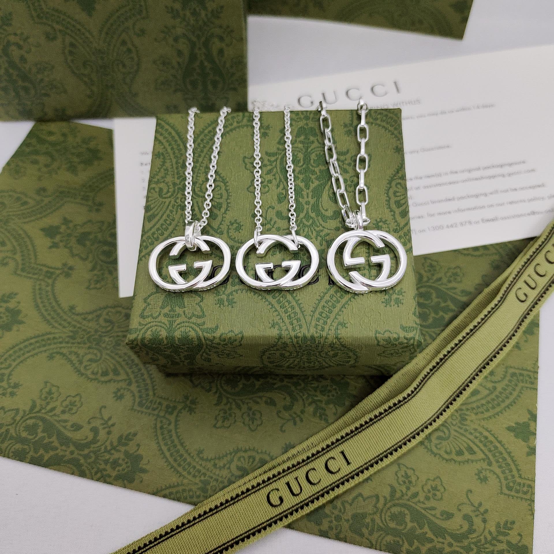 Gucci Interlocking G Silver Necklace