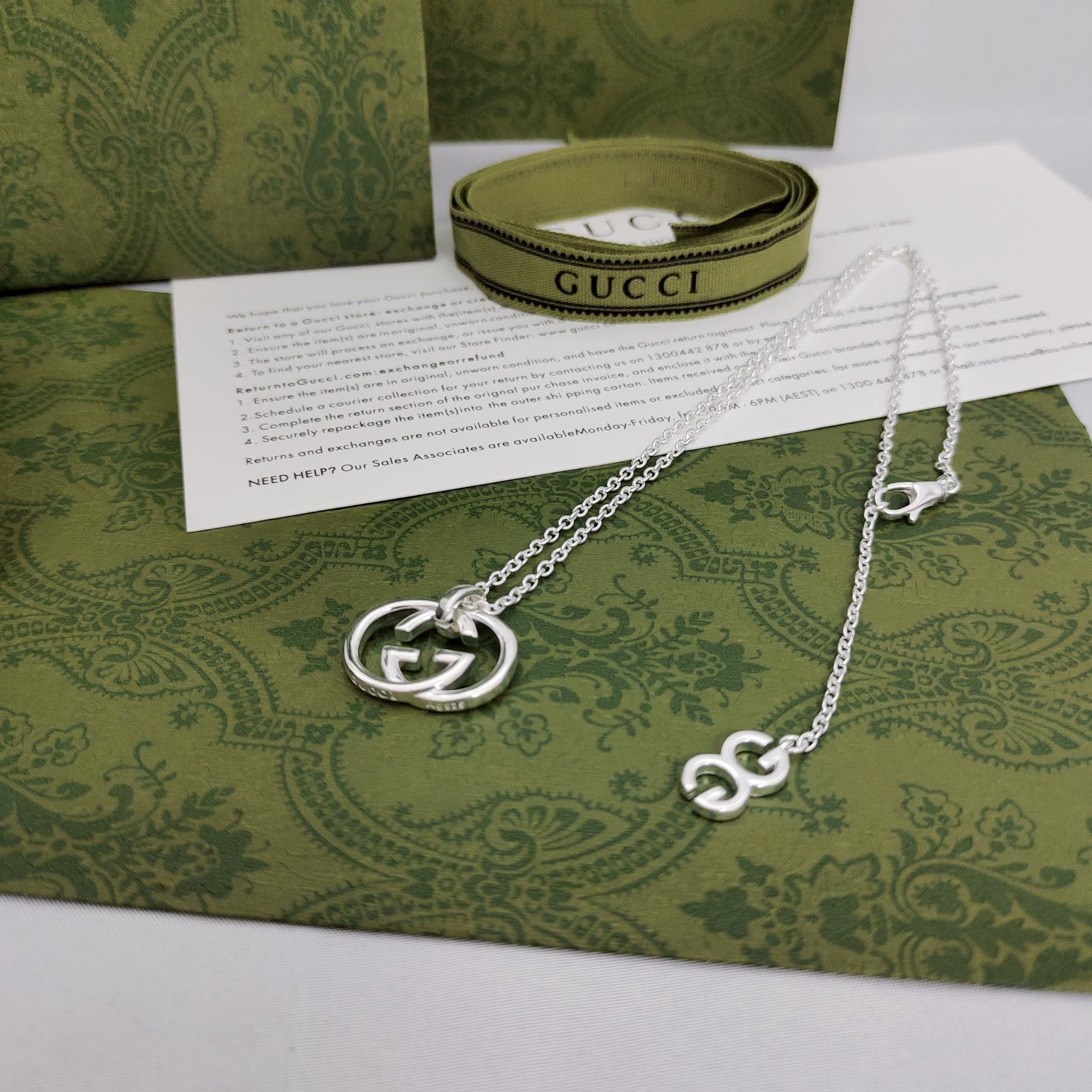 Gucci Interlocking G Silver Necklace