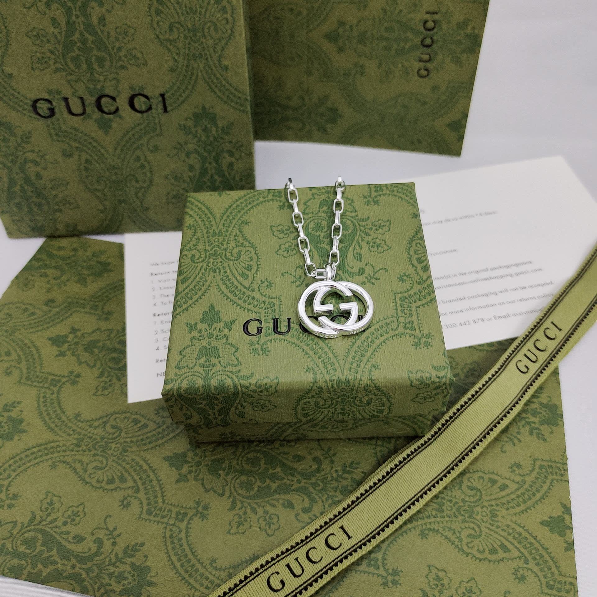 Gucci Interlocking G Silver Necklace