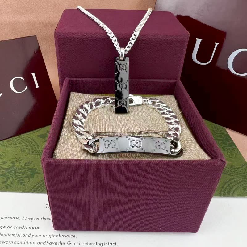 Gucci Silver Chain Bracelet with Black Bar