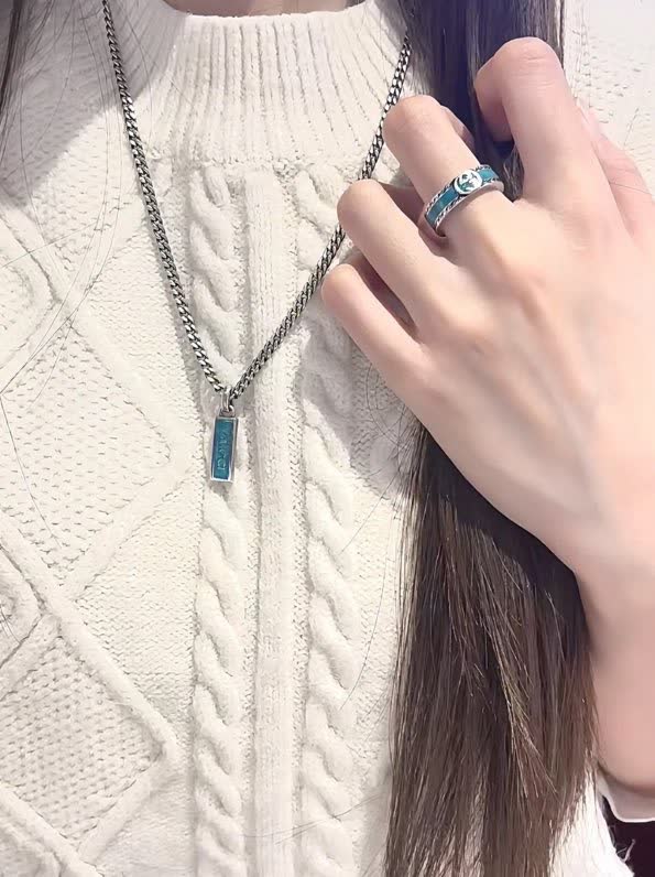 Gucci Silver Chain with Logo Pendant