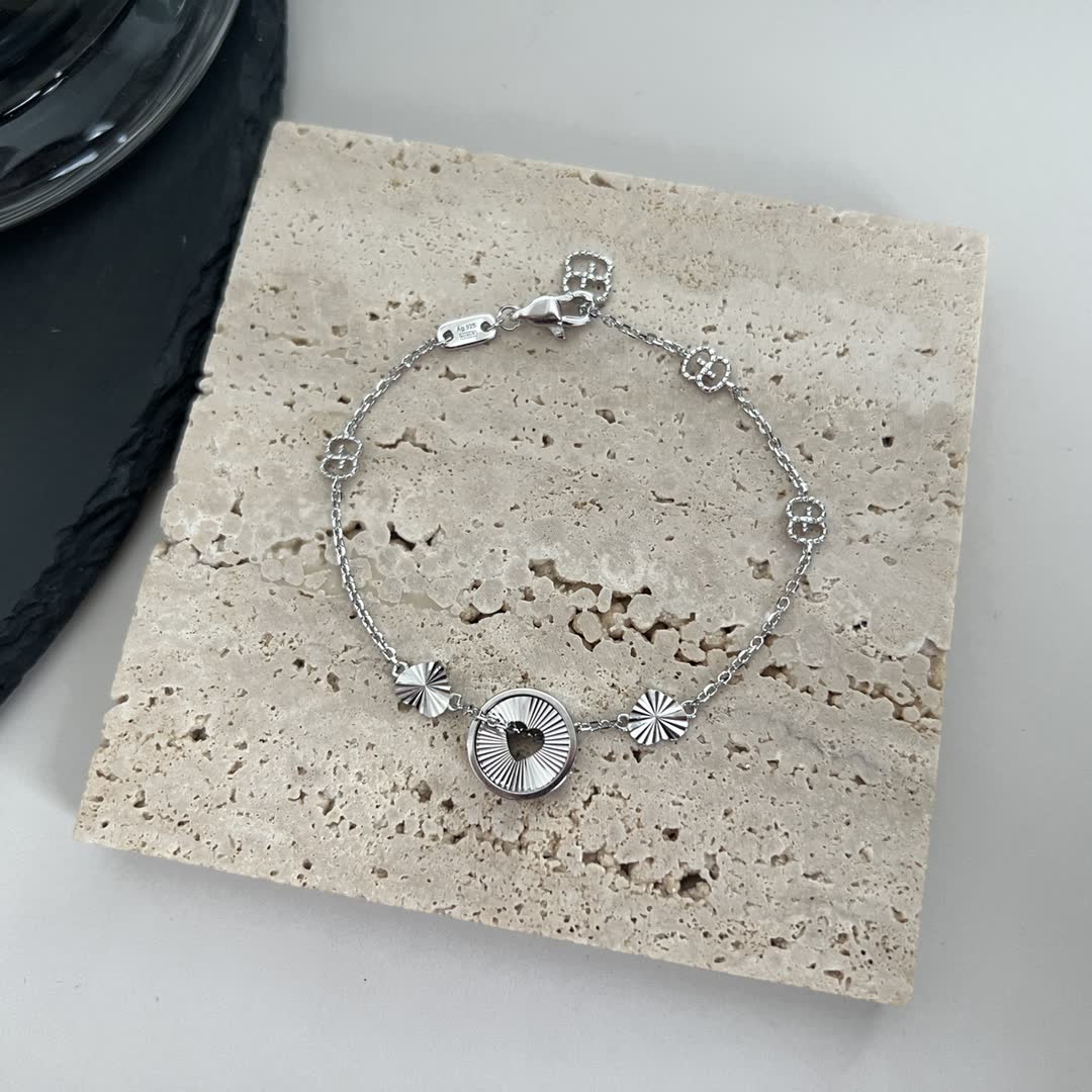 Gucci bracelet