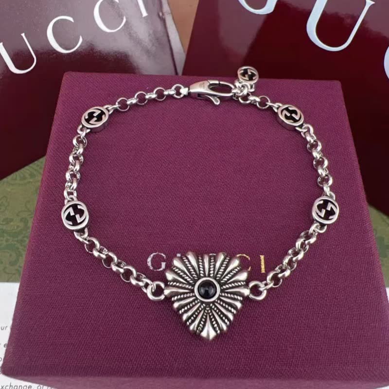 Gucci Silver Flower Pendant Necklace with Green Stone