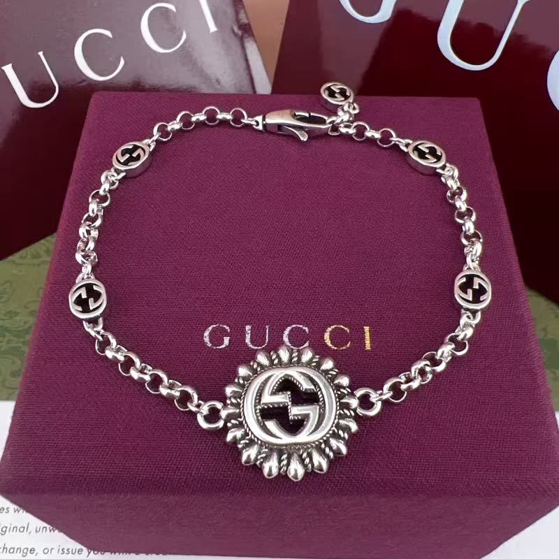 Gucci Silver Flower Pendant Necklace with Green Stone