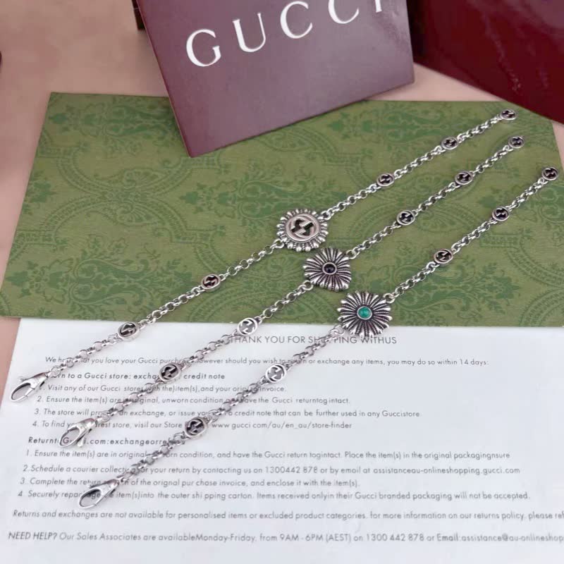 Gucci Silver Flower Pendant Necklace with Green Stone