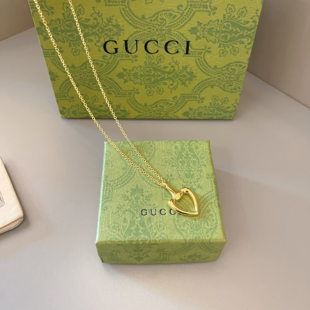 Gucci Gold Heart Pendant Necklace Gucci Gold Heart Pendant Necklace