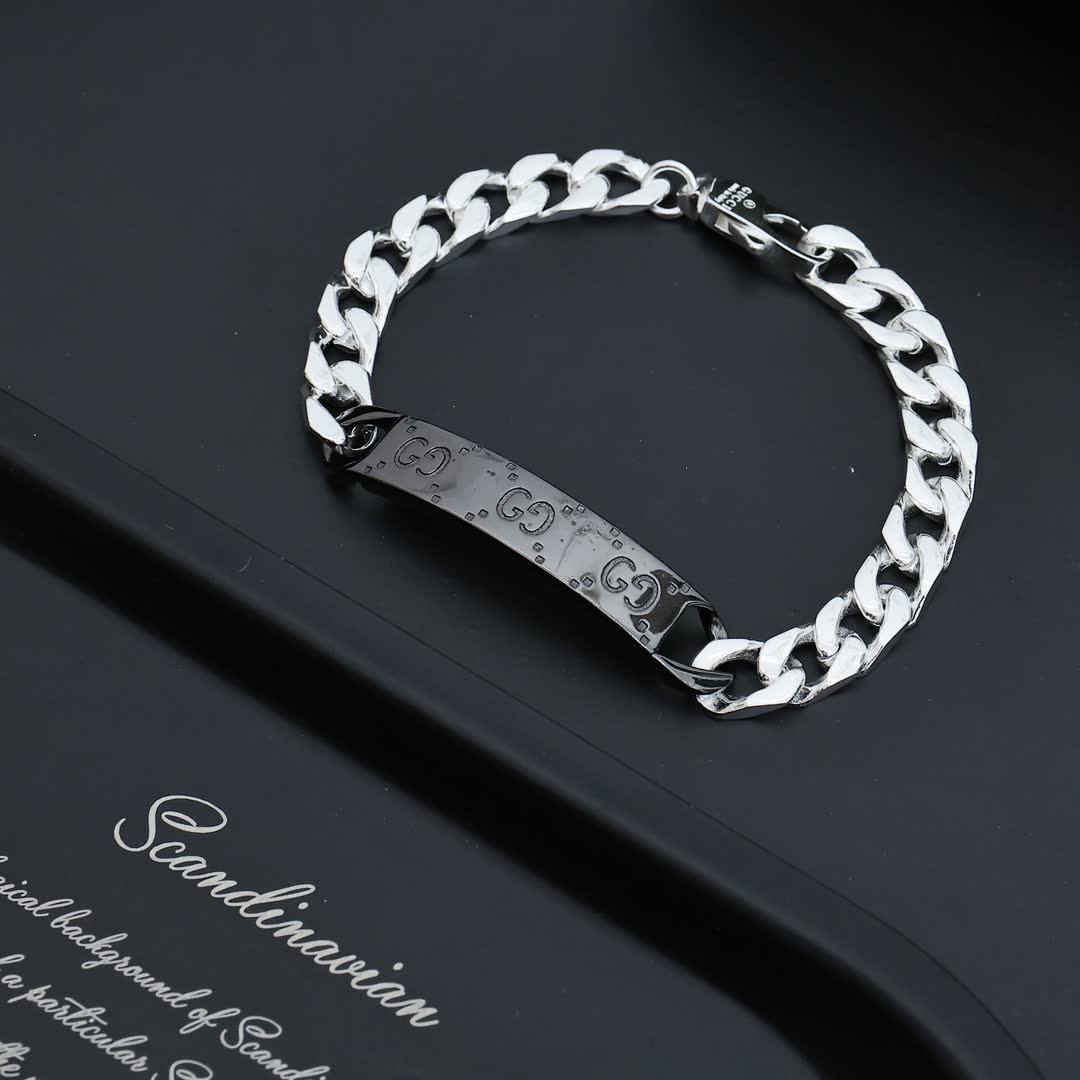Gucci Silver Chain Bracelet with Black Bar