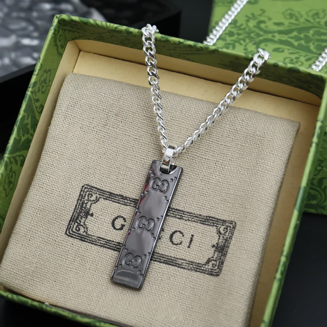 Gucci Silver Chain Bracelet with Black Bar