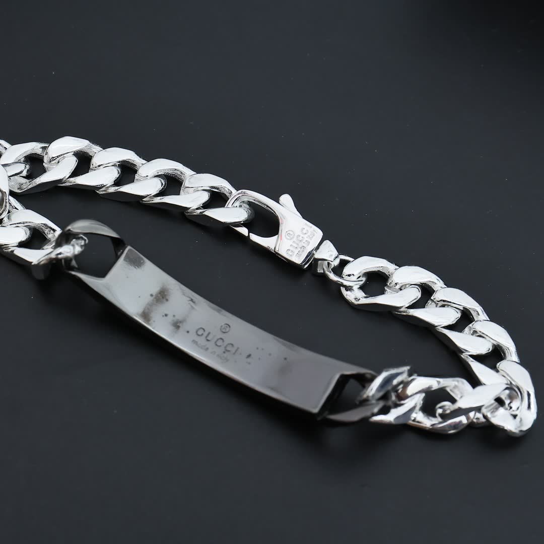 Gucci Silver Chain Bracelet with Black Bar
