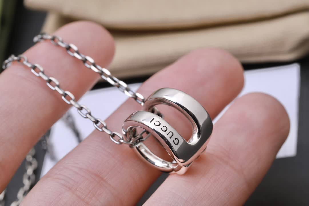 Gucci Silver Chain with Interlocking G Pendant