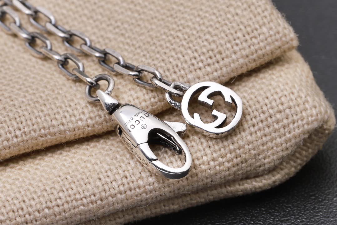 Gucci Silver Chain with Interlocking G Pendant