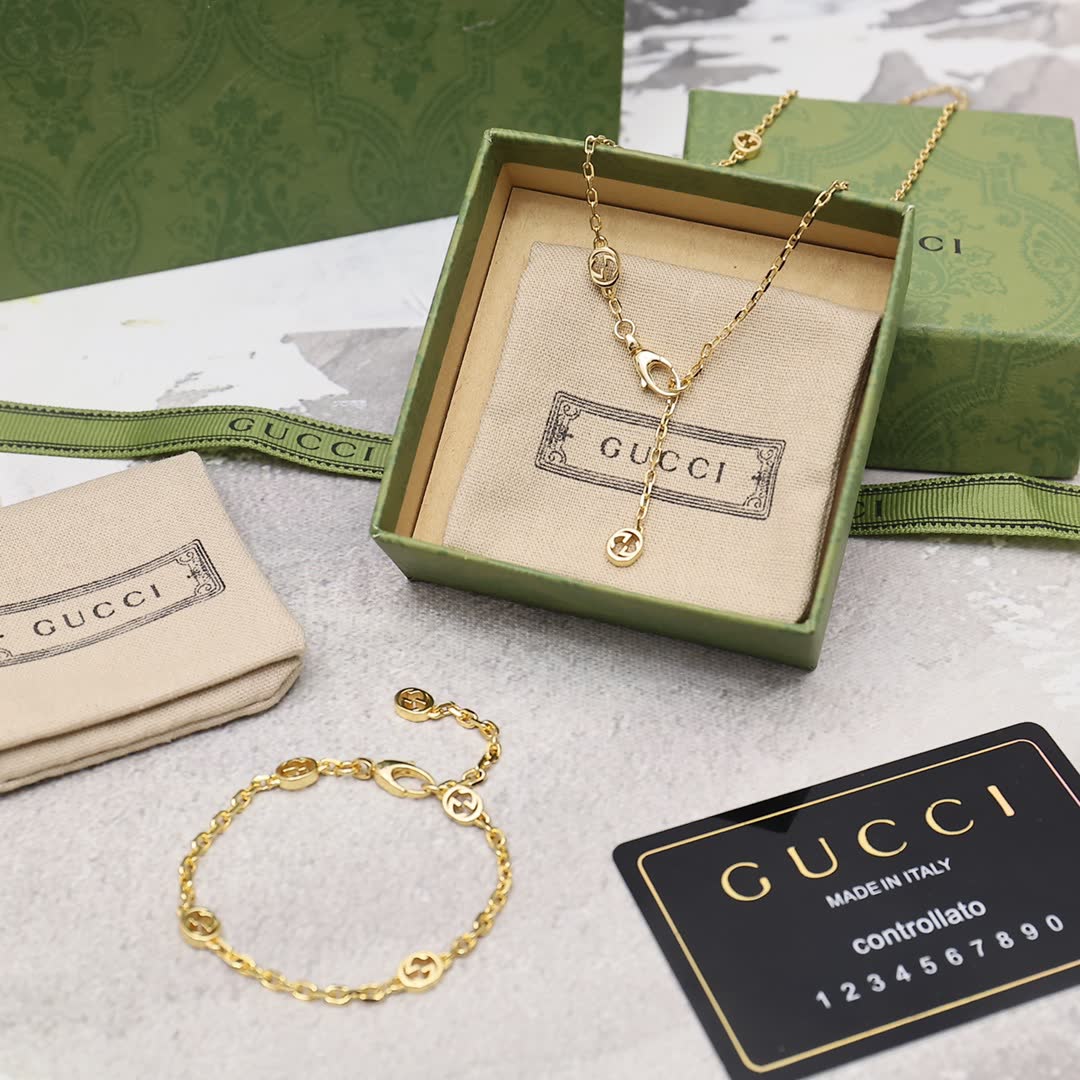 Gucci Gold-Plated Interlocking G Necklace and Bracelet Set