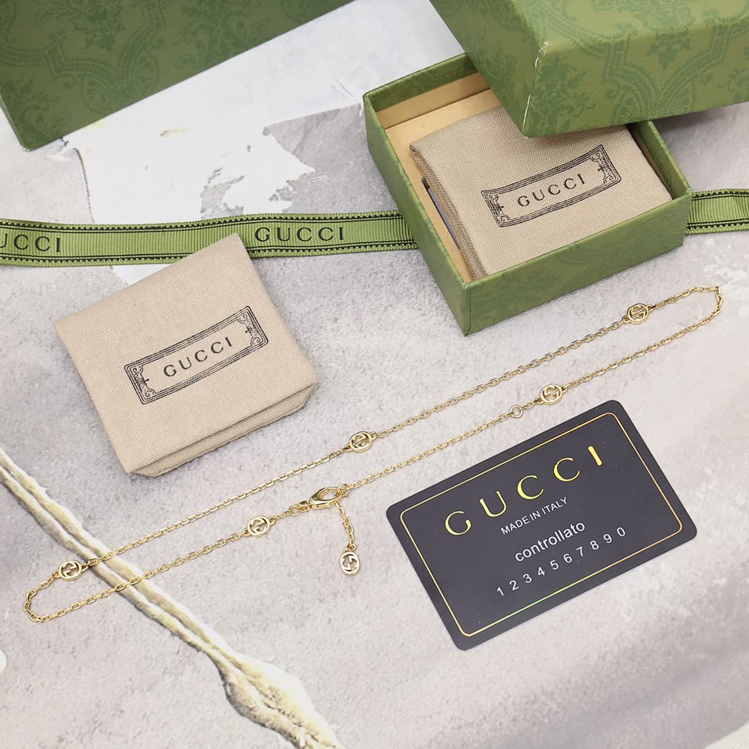 Gucci Gold-Plated Interlocking G Necklace and Bracelet Set
