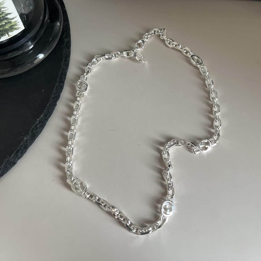Gucci Silver Chain Necklace with Interlocking G Design