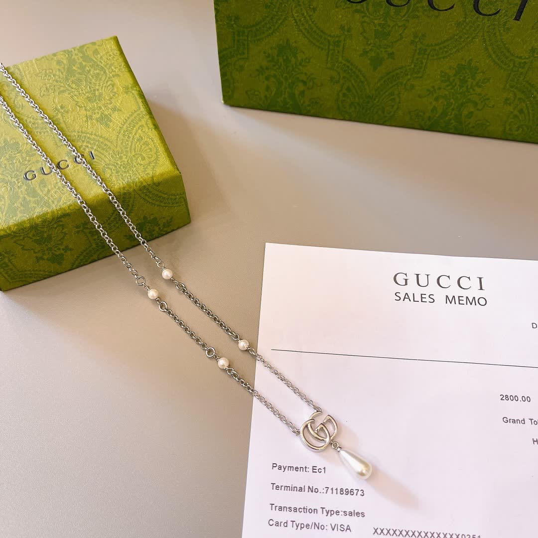 Gucci Silver Chain Necklace with Pearl and Interlocking G Pendant