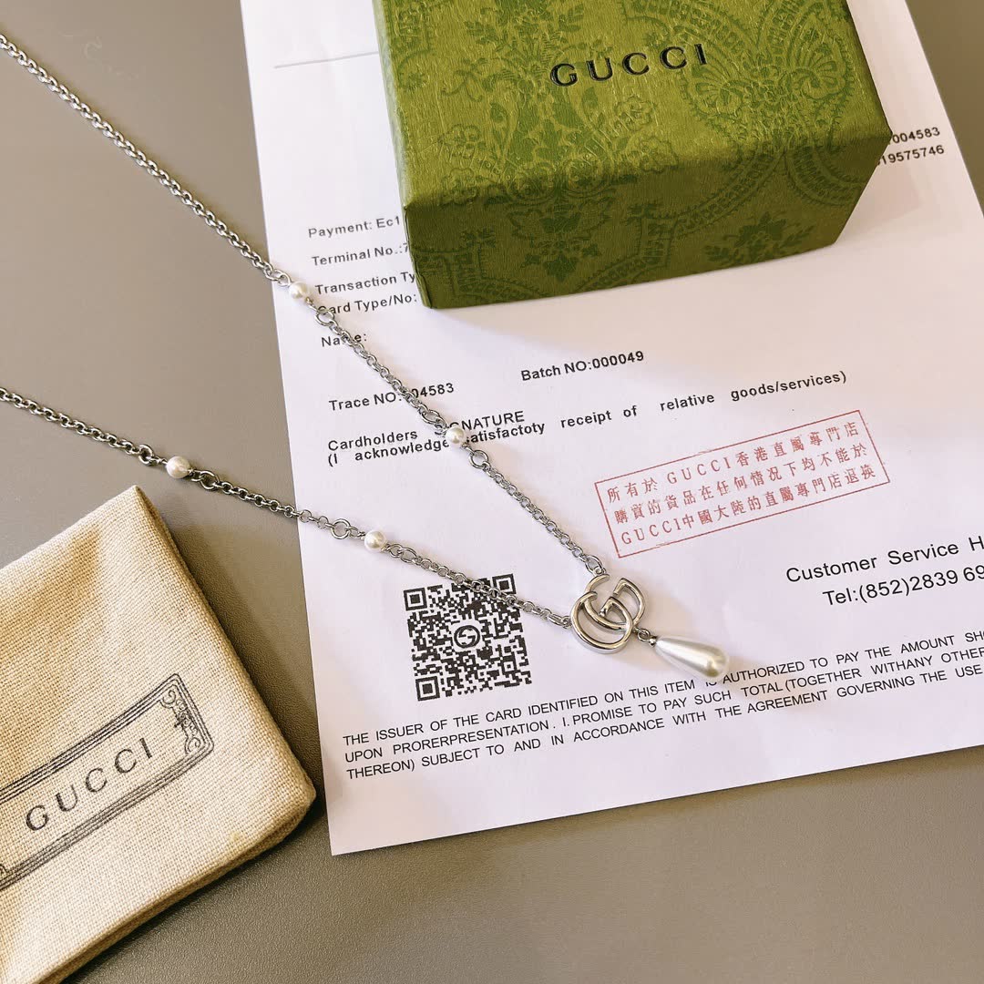 Gucci Silver Chain Necklace with Pearl and Interlocking G Pendant