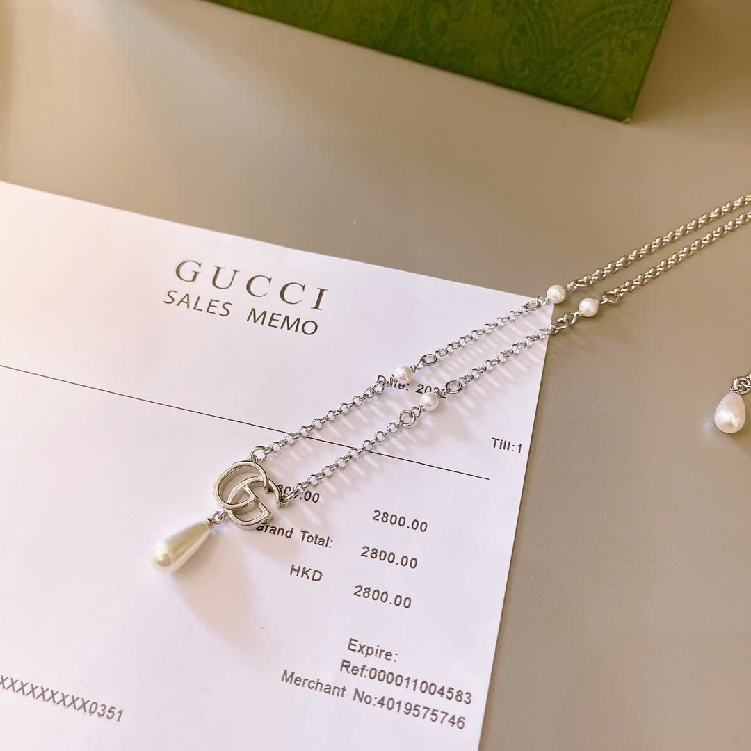 Gucci Silver Chain Necklace with Pearl and Interlocking G Pendant