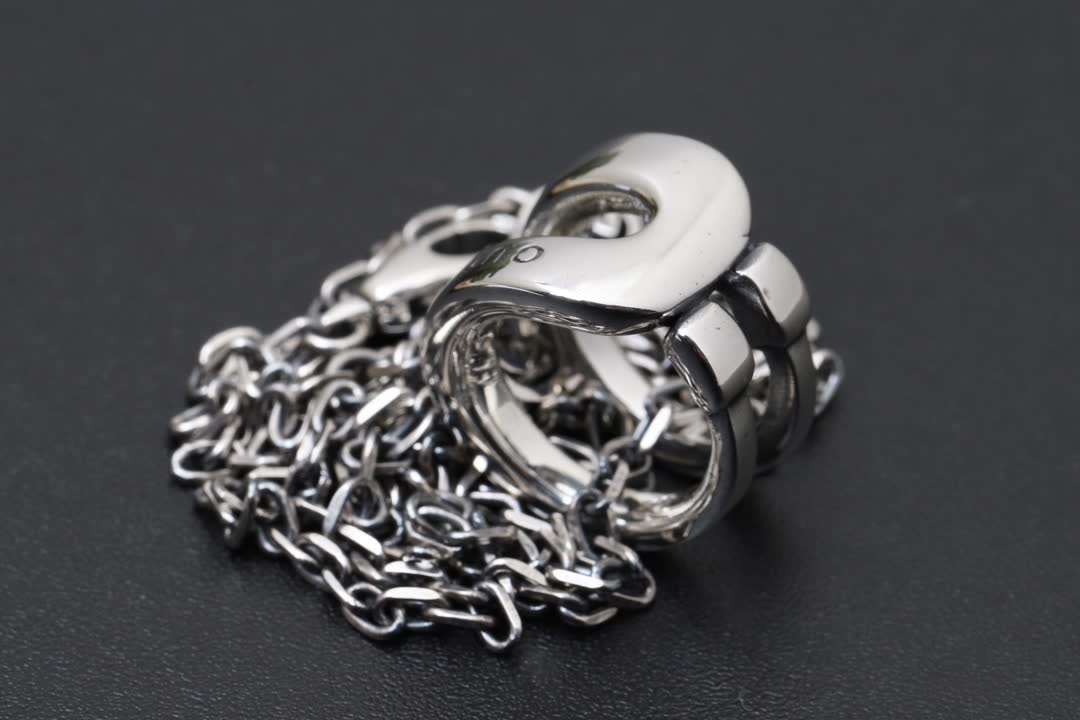 Gucci Silver Chain Necklace with Interlocking G Design