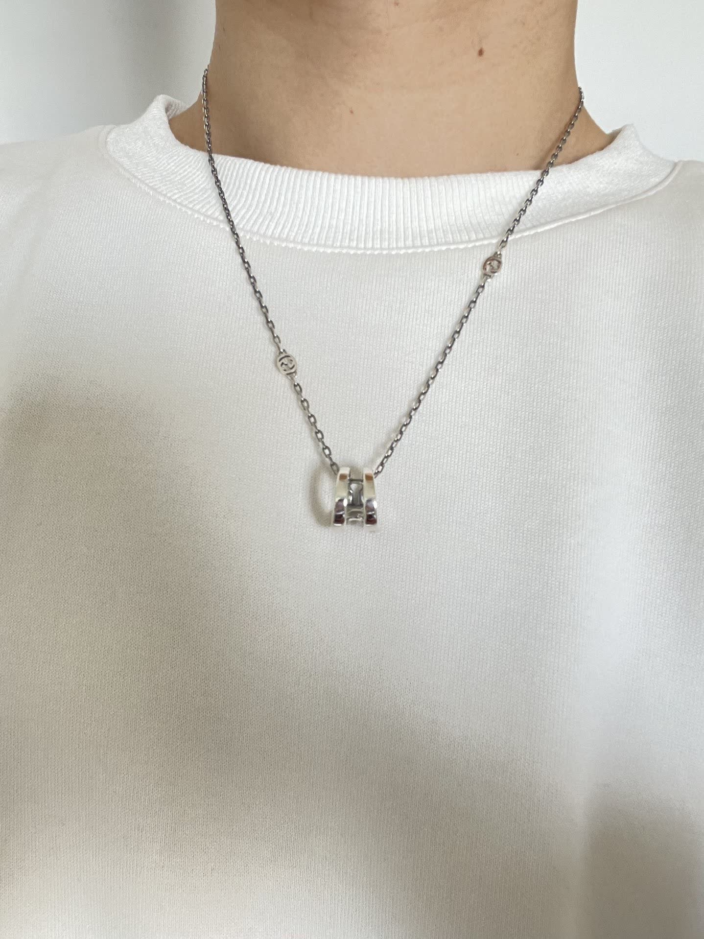 Gucci Silver Chain Necklace with Interlocking G Design