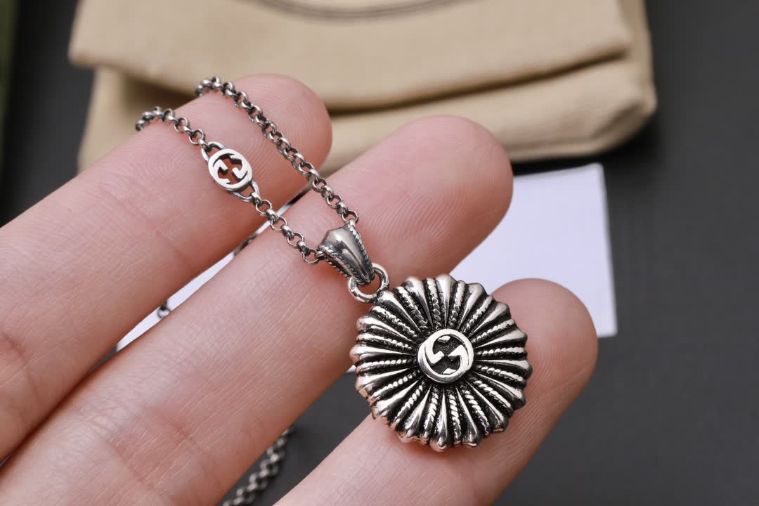 Gucci Turquoise Flower Pendant Necklace