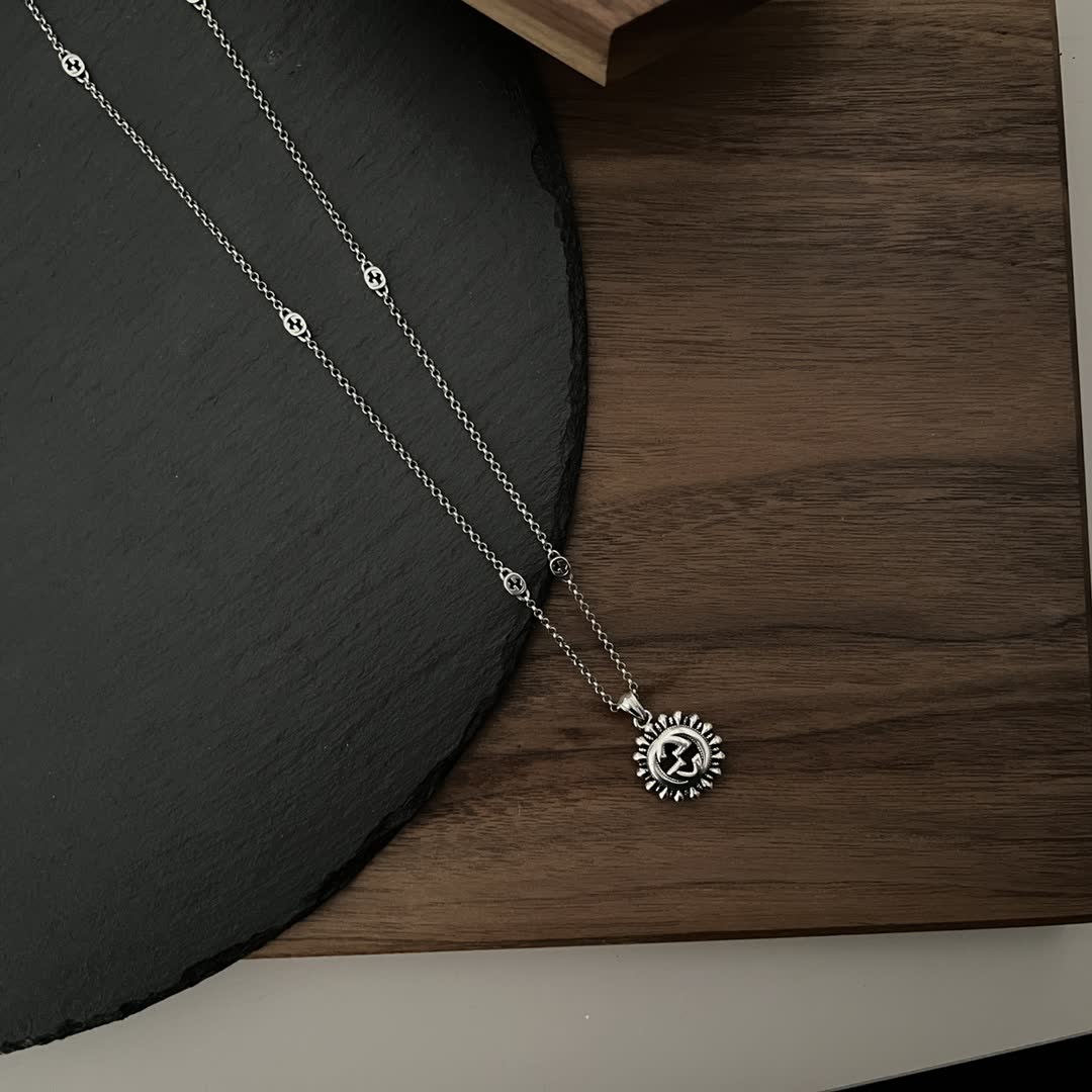 Gucci Silver Chain Necklace with Interlocking G Logo