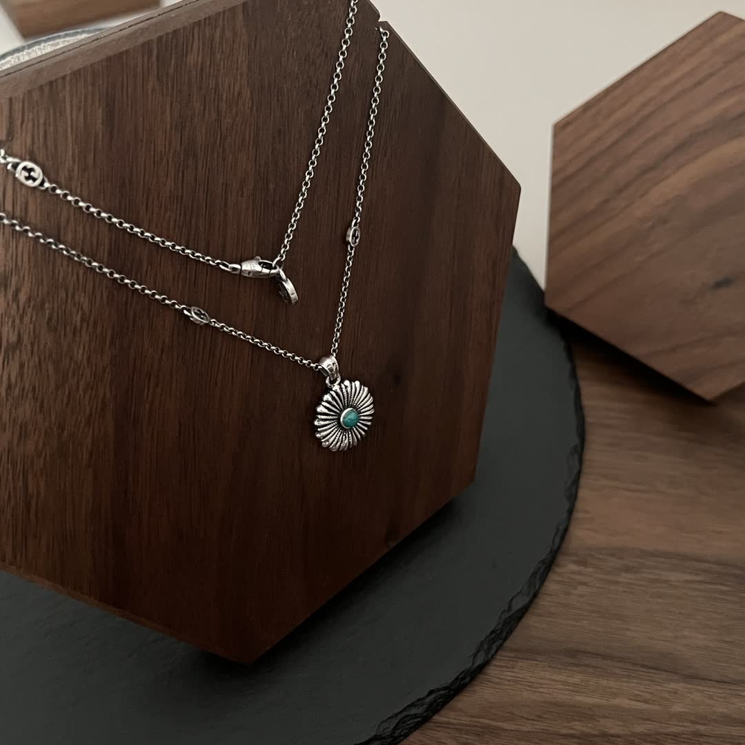 Gucci Silver Flower Pendant with Turquoise Stone