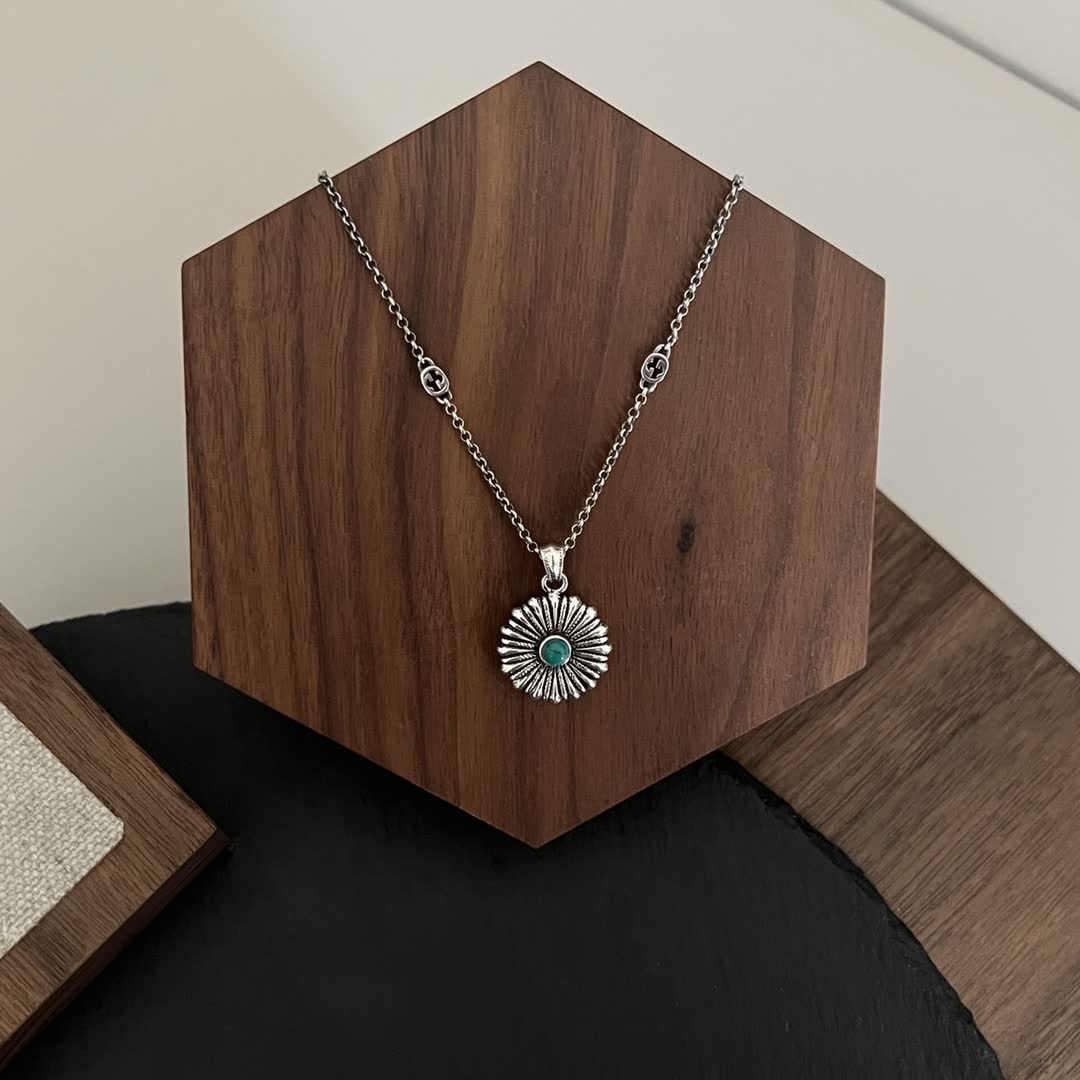 Gucci Silver Flower Pendant with Turquoise Stone