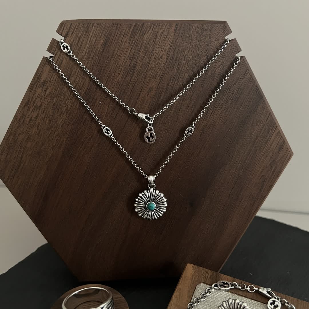 Gucci Silver Flower Pendant with Turquoise Stone