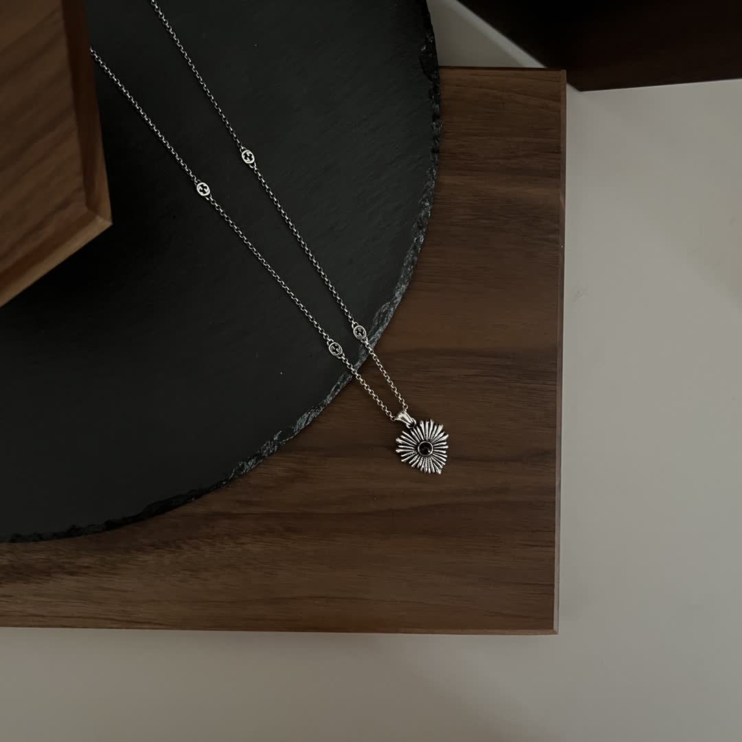 Gucci Sunflower Pendant Necklace