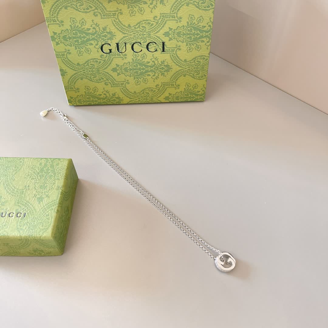Gucci Silver Interlocking G Pendant Necklace