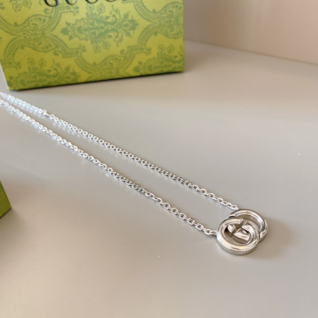 Gucci Interlocking G Silver Necklace