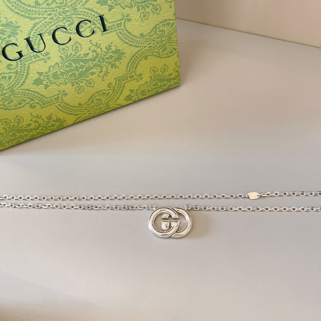 Gucci Interlocking G Silver Necklace