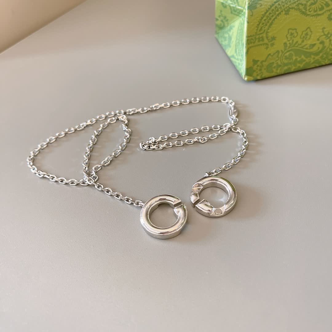 Gucci Interlocking G Silver Necklace