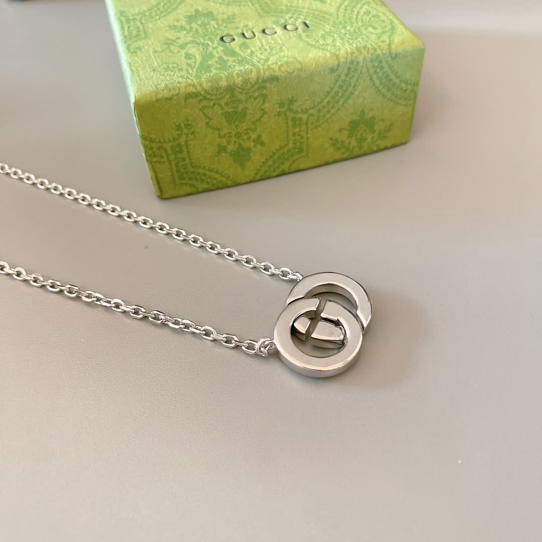 Gucci Interlocking G Silver Necklace
