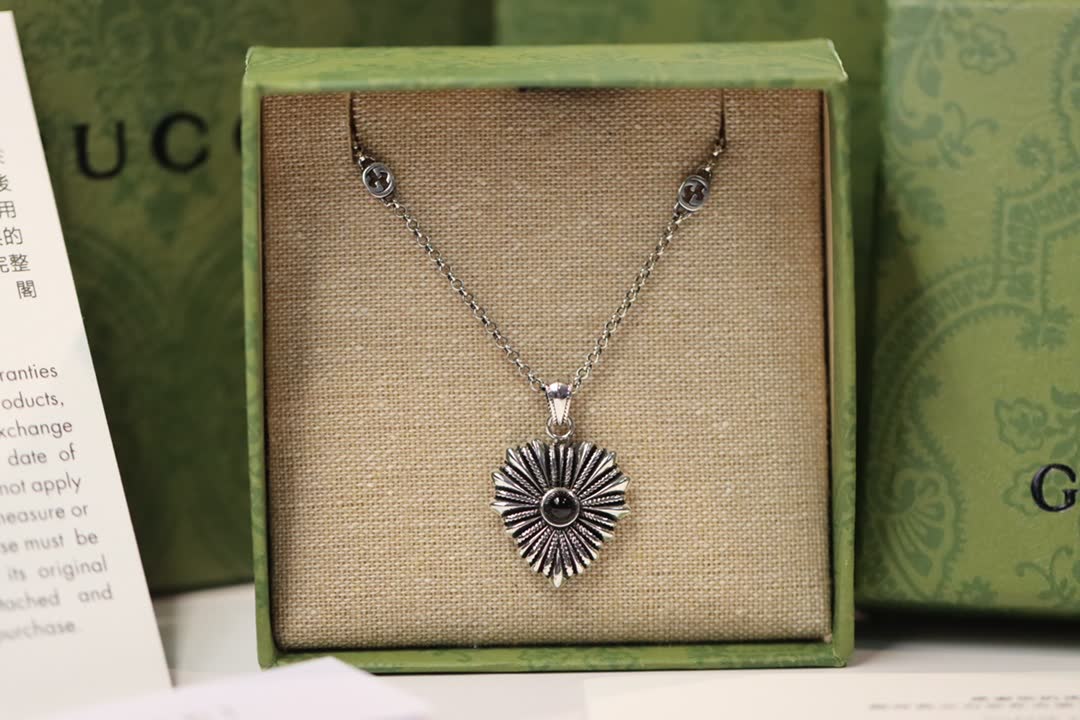 Gucci Silver Flower Pendant Necklace