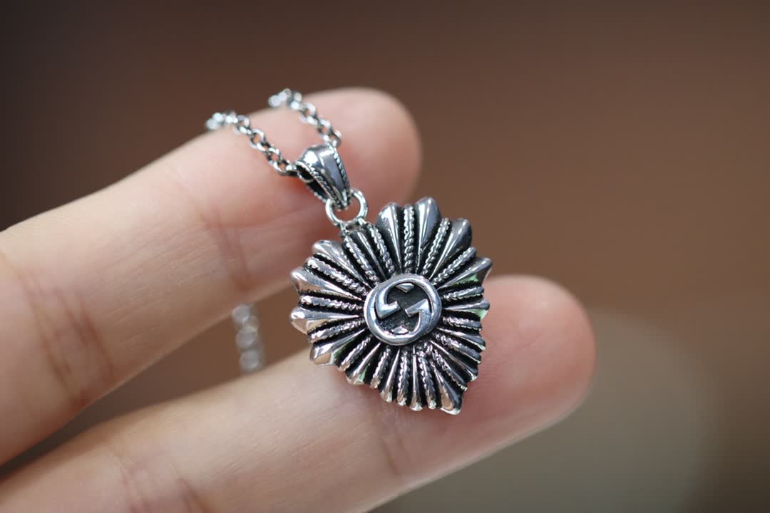 Gucci Silver Flower Pendant Necklace