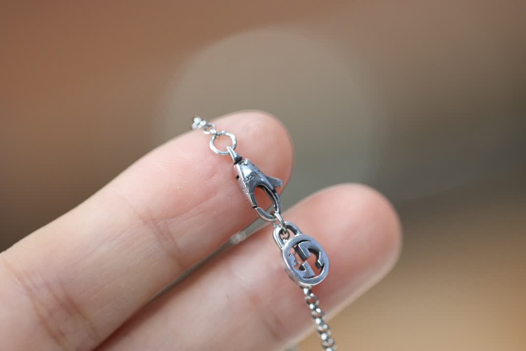 Gucci Silver Flower Pendant Necklace