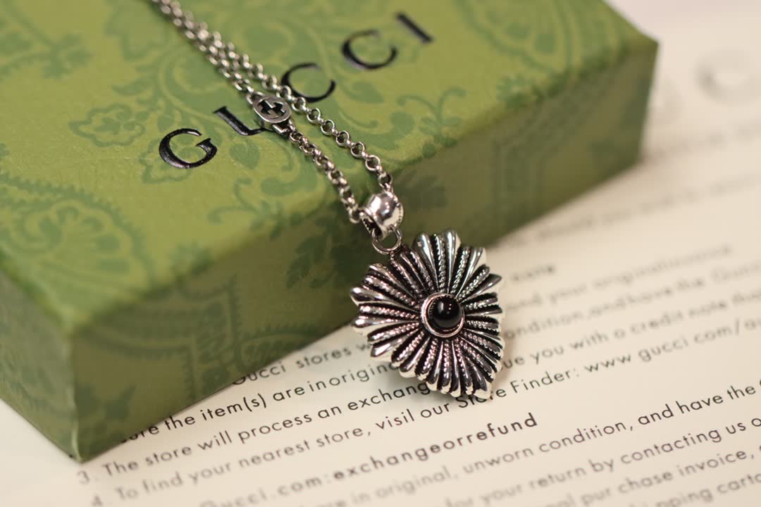 Gucci Silver Flower Pendant Necklace