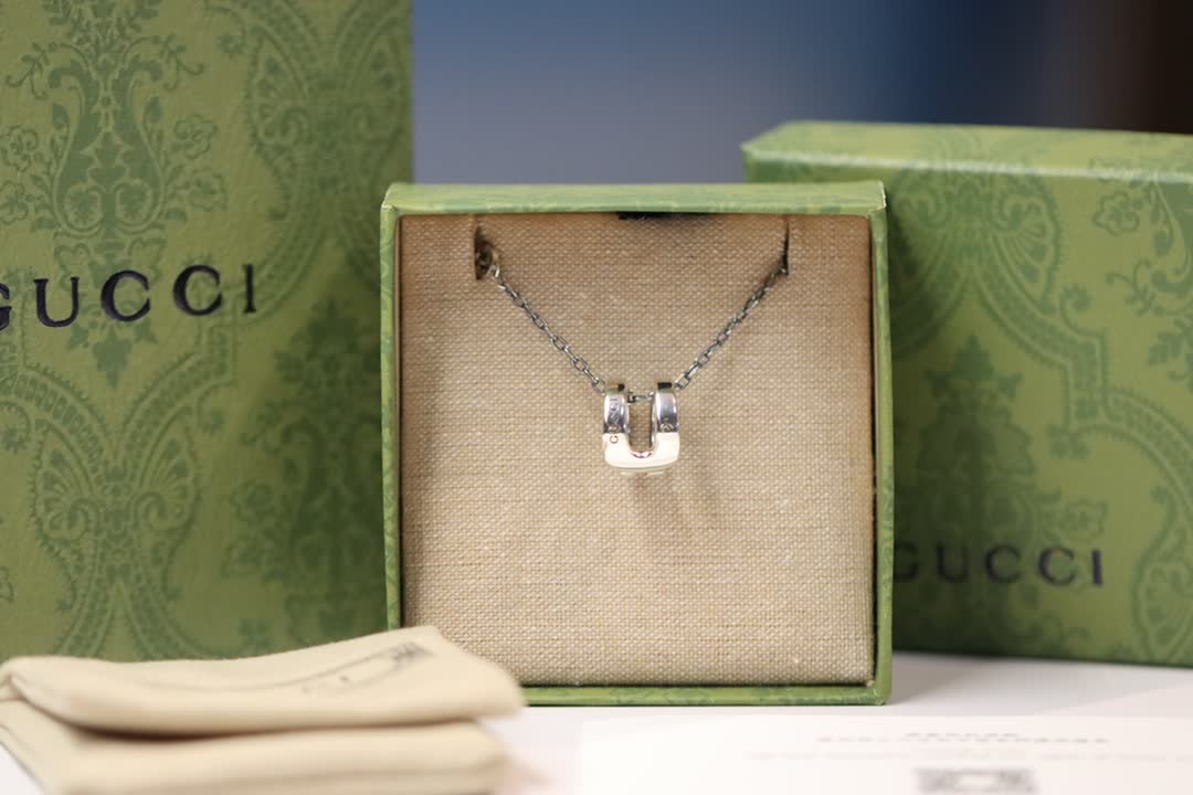 Gucci Interlocking G Pendant Necklace