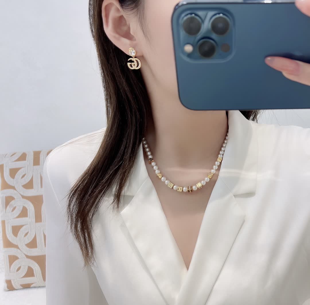 Gucci Pearl & Crystal Necklace