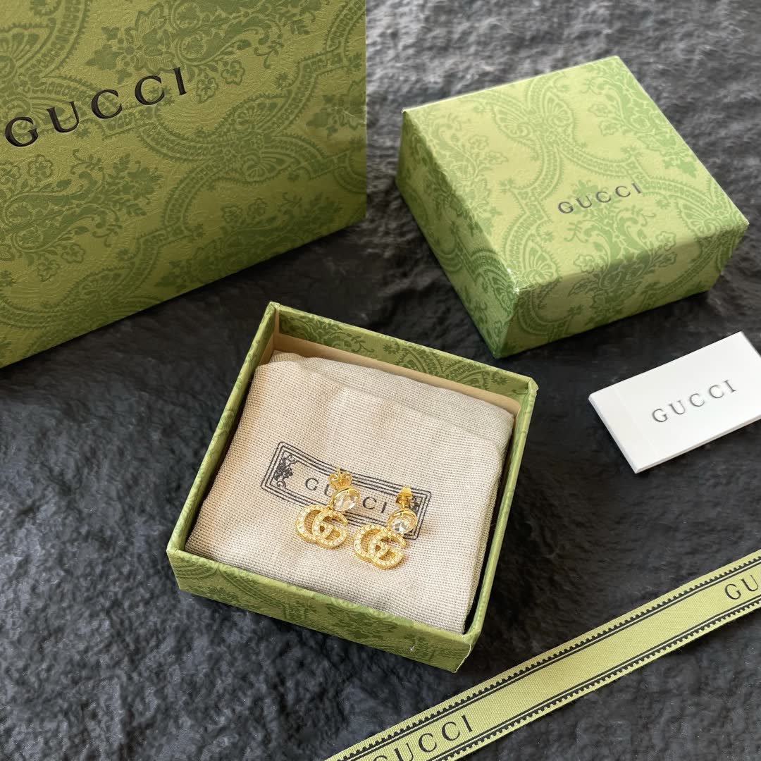 Gucci Pearl & Crystal Necklace