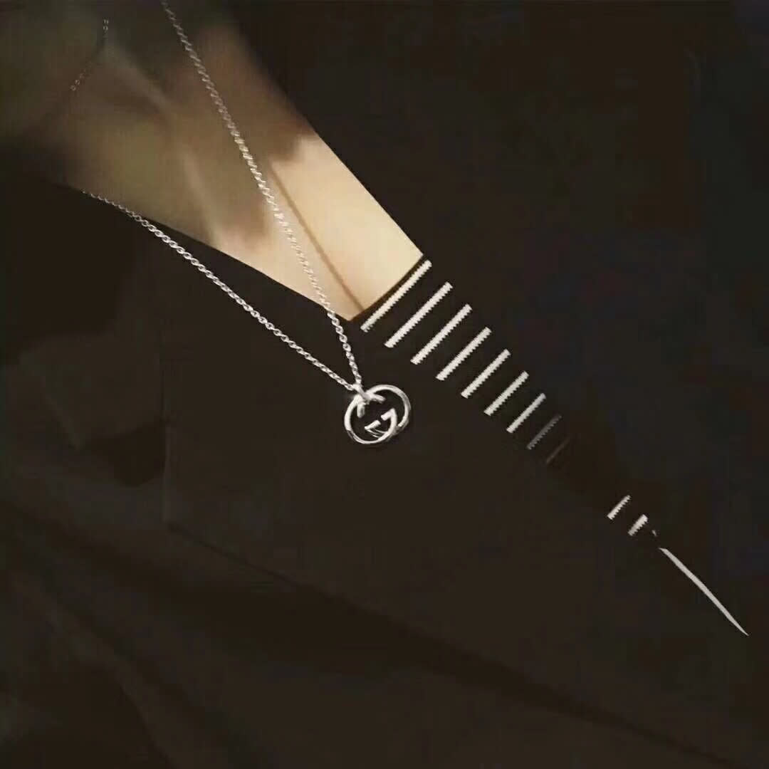 Gucci Interlocking G Silver Pendant Necklace