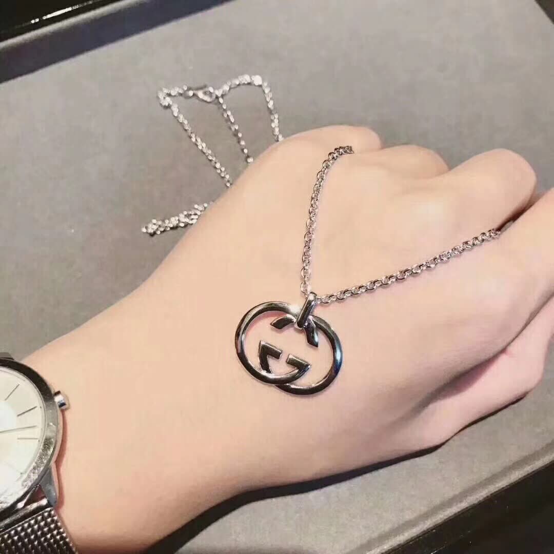 Gucci Interlocking G Silver Pendant Necklace