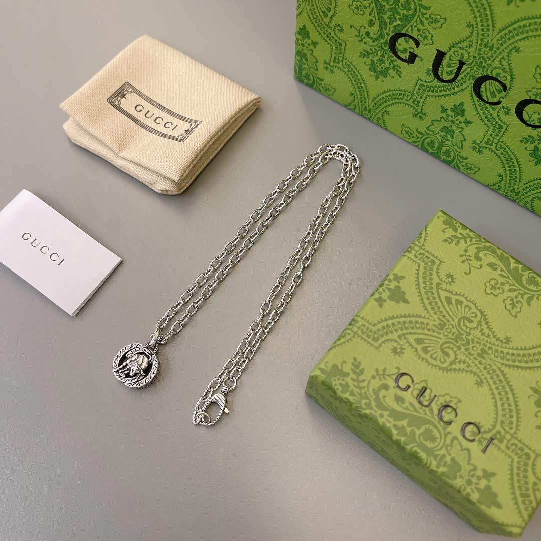 Gucci Silver Chain with Medallion Pendant
